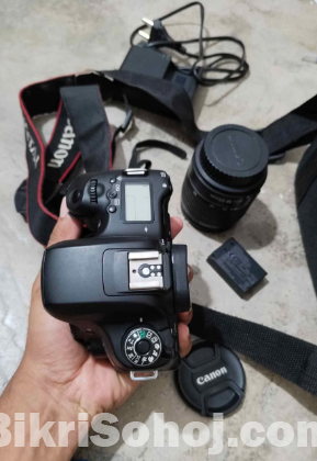 DSLR CANON 760D + 75-300mm Zoom Lens